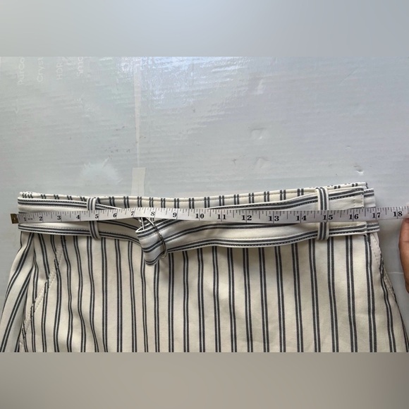 Ann Taylor Striped A-Line Skirt Size 12
White Black Belted Career Office - Picture 10 of 12